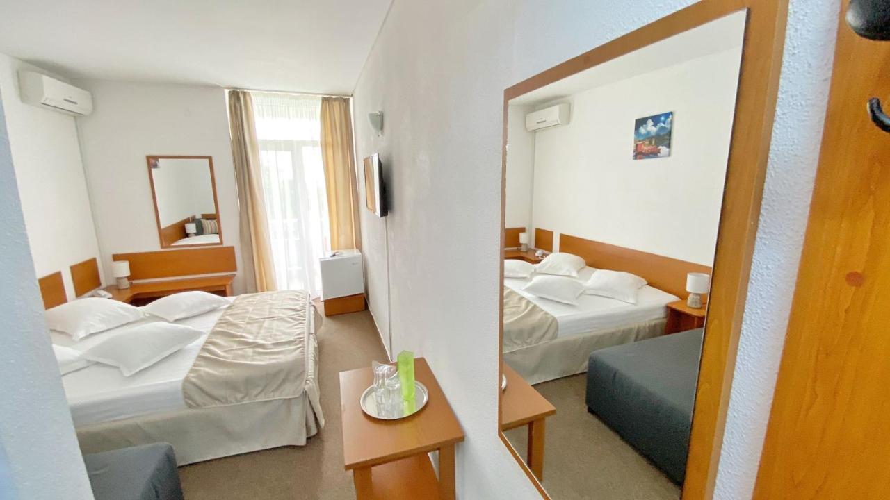 Hotel Decebal Neptun Buitenkant foto